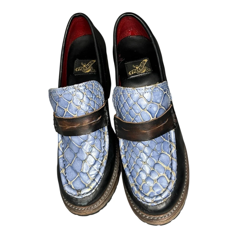 Mocasines Freebird by Steven BRISTOL de cuero con estampado de serpiente azul para mujer talla 8 Foto 2 de 4