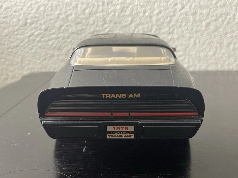 Road Signature 1:18 Scale Diecast 1979 Pontiac Firebird Trans Am Black Model Car - Image 4 of 4