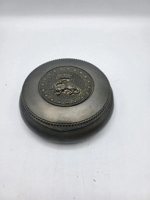 XD - Runde Zinndose alt Heraldik Löwe Krone Vintage