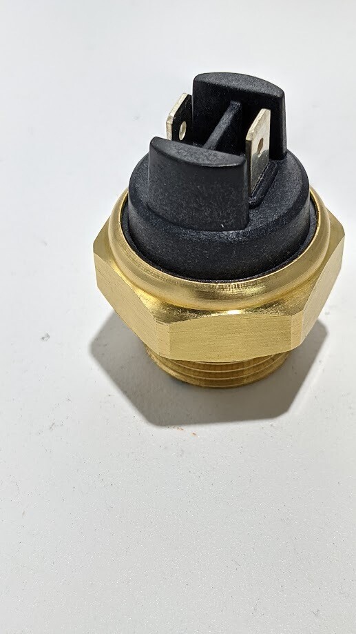 FERRARI 308 PARTS GTS FRONT ENGINE COOLING RADIATOR FAN SWITCH 168008