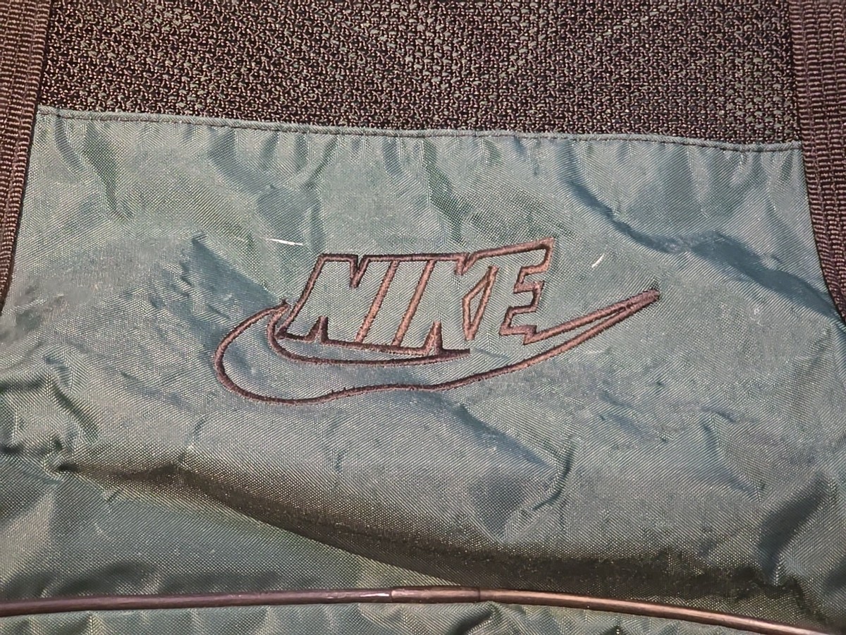 Vintage Nike Green Duffel Bag U7-DJL RN#56323 CA#05553 RFC