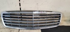 154* Mercedes-Benz W211 E-Klasse vor MOKühlergrill Frontgrill Grill A2118800383