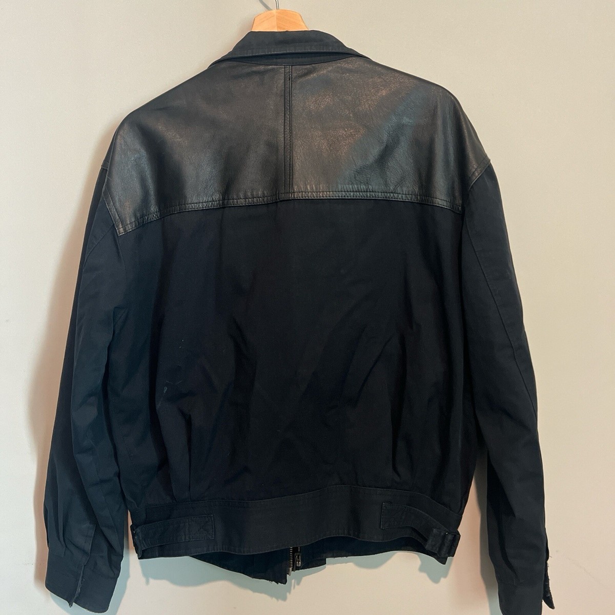 EPOCA イタリア製ナイロン　ジャケット　ギャザー　ベルト付き　40 黒 Vtg Milano Italiano Classico Corsa D'Anno Members Only