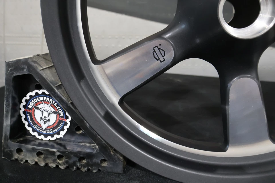 43300157 NEW OEM 2011-2016 HARLEY-DAVIDSON SPORTSTER XL1200 XL883 FRONT WHEEL - Image 3 of 4