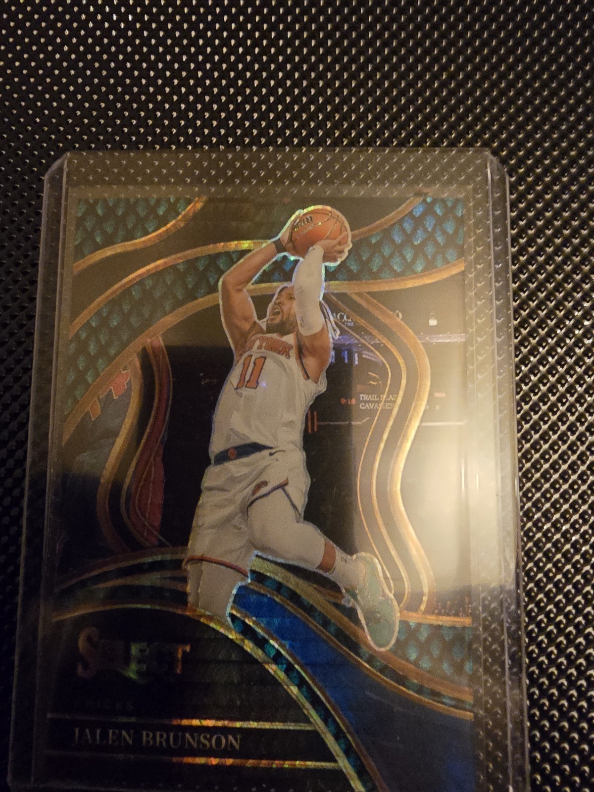 2023-24 Panini Select Courtside Jalen Brunson #207 Dragon Scale Prizm /8