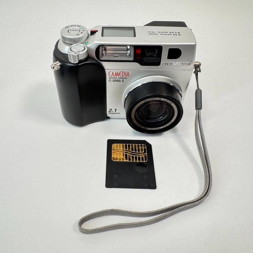 Olympus Camedia C-2000 Zoom 2.1MP Compact Digital Camera w/ 8MB SM