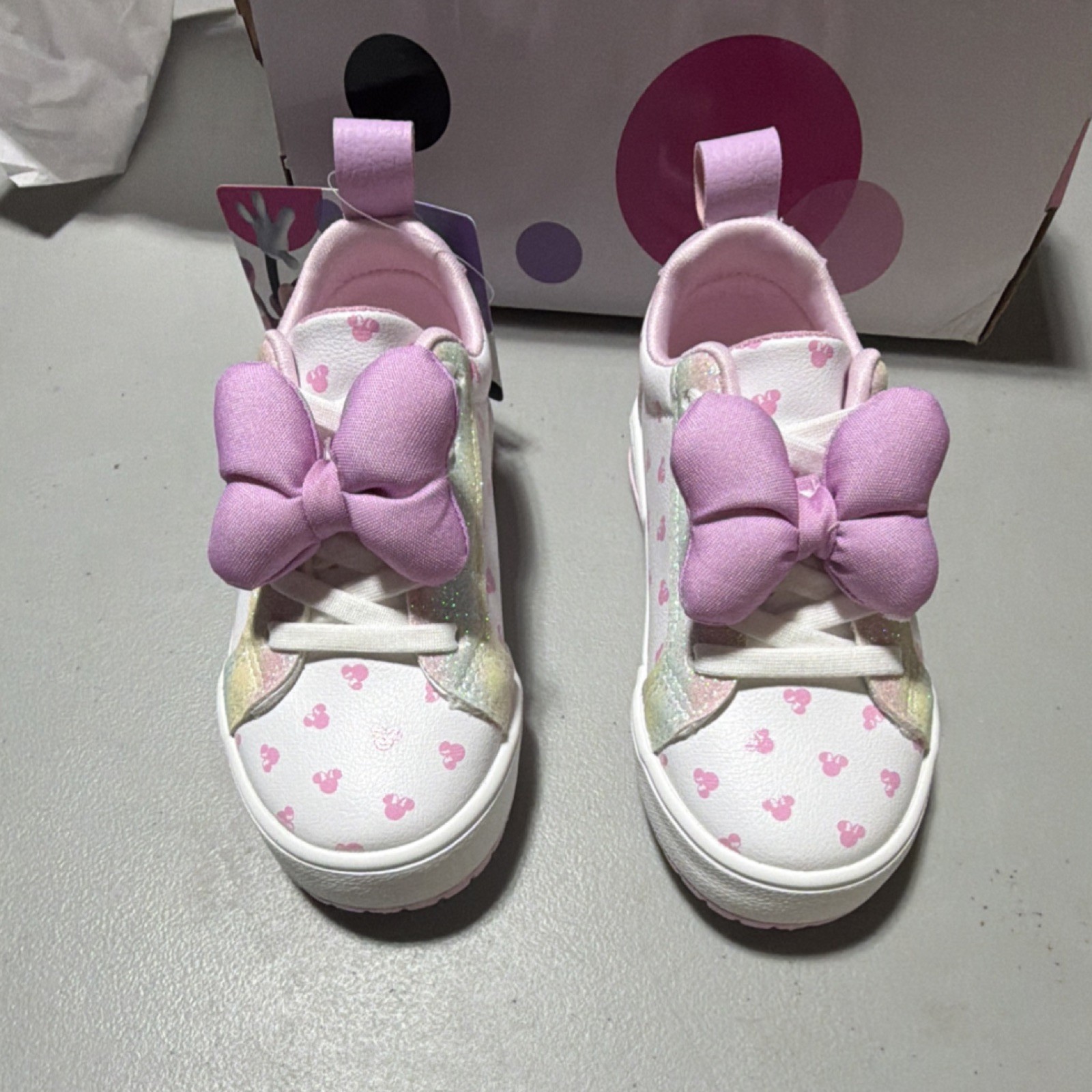 Pink Bow White Comfort Low Top Size 8