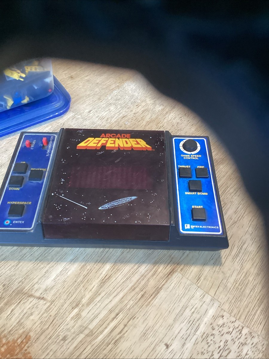Entex Defender Handheld Electronic Game 1981 Arcade MPN 6030 Ages