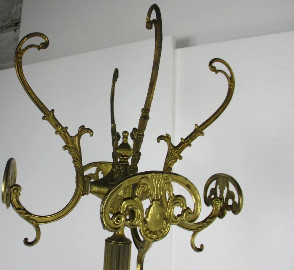 Perchero de pie para árbol de pasillo base de sirenas de latón llamativo italiano  Foto 3 de 4