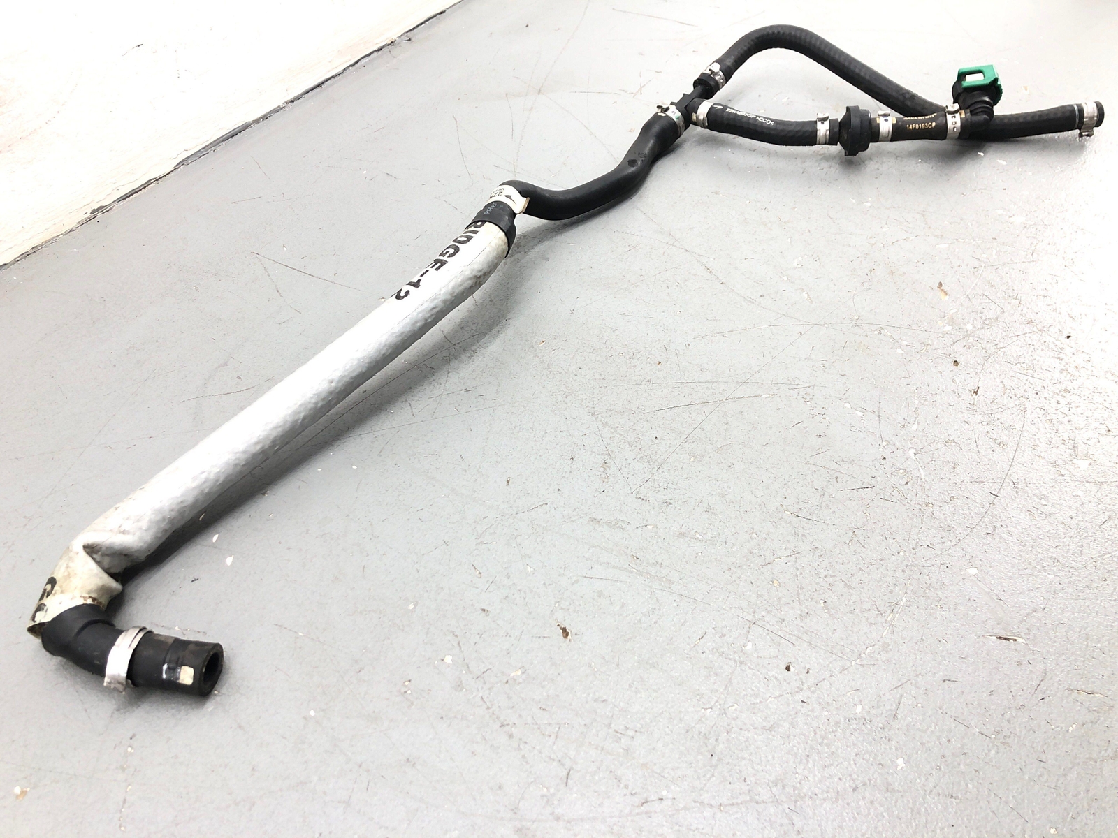 2020-2023 MCLAREN GT 4.0L ENGINE WATER COOLANT HOSE PIPE LINE 22KA008GP OEM 2021