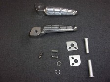 APRILIA RS 50 REAR FOOTRESTS AND SPRING SET 1999-2005 AP8235058KIT NEW GENUINE