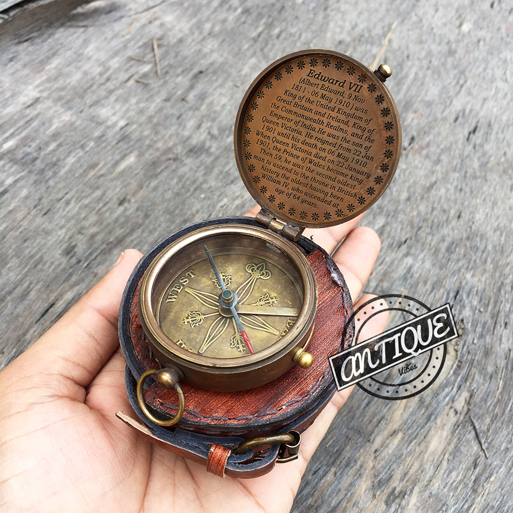 Vintage SOLID BRASS ENGRAVED COMPASS POCKET EDWARD COMPASS WITH LEATHER ...