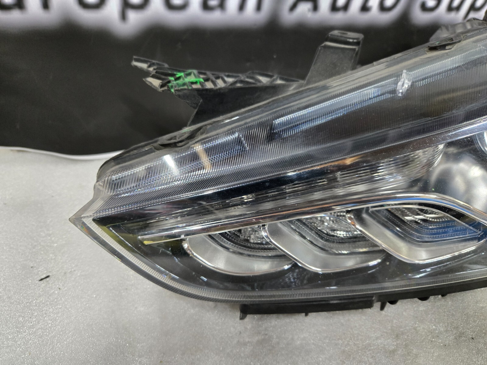 2014-2017 Maserati Ghibli Left LH Driver Xenon HID Headlight OEM 670005476