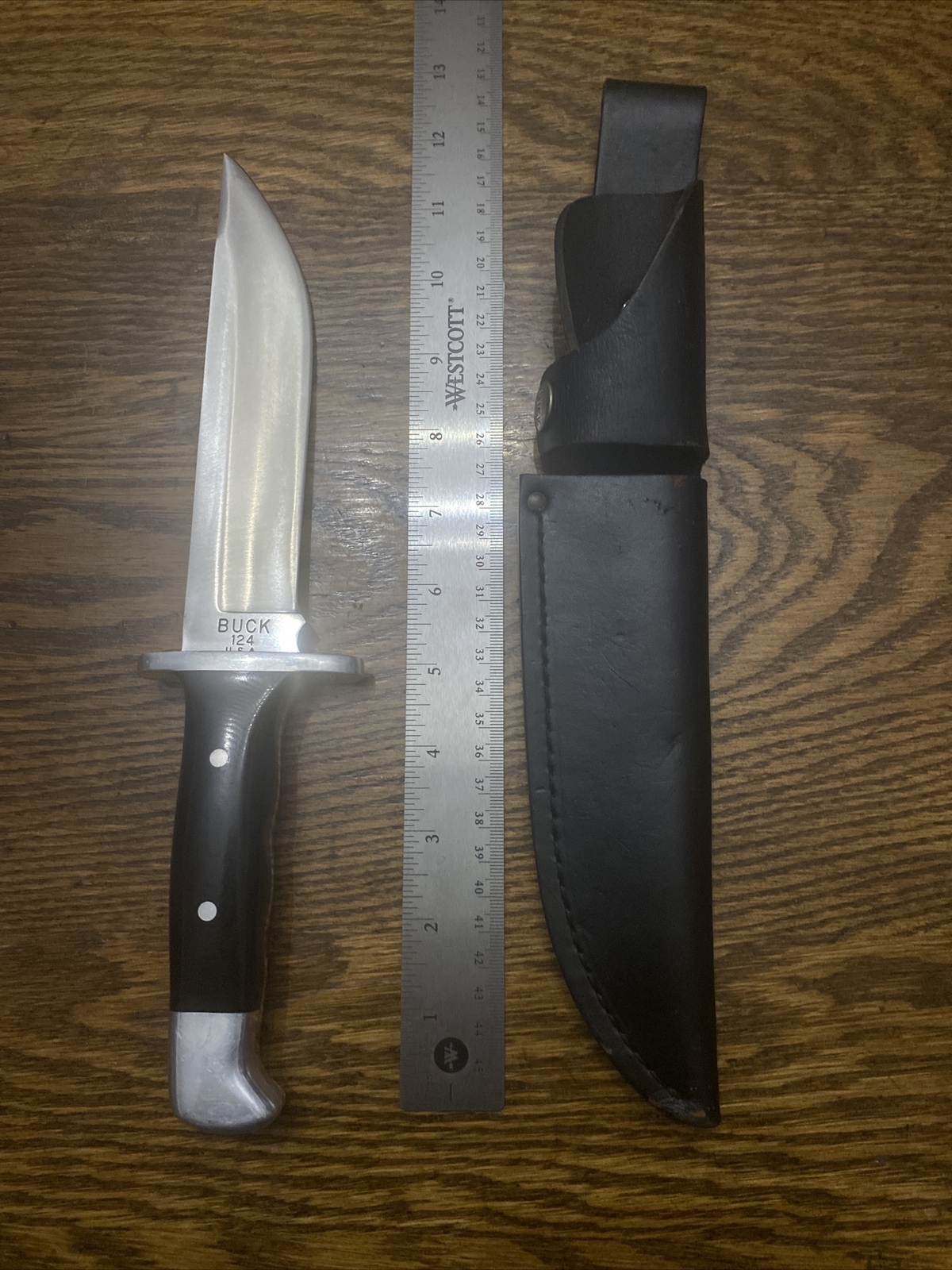 Buck Knives 124 Frontiersman Fixed Blade Knife With Leather Sheath USA