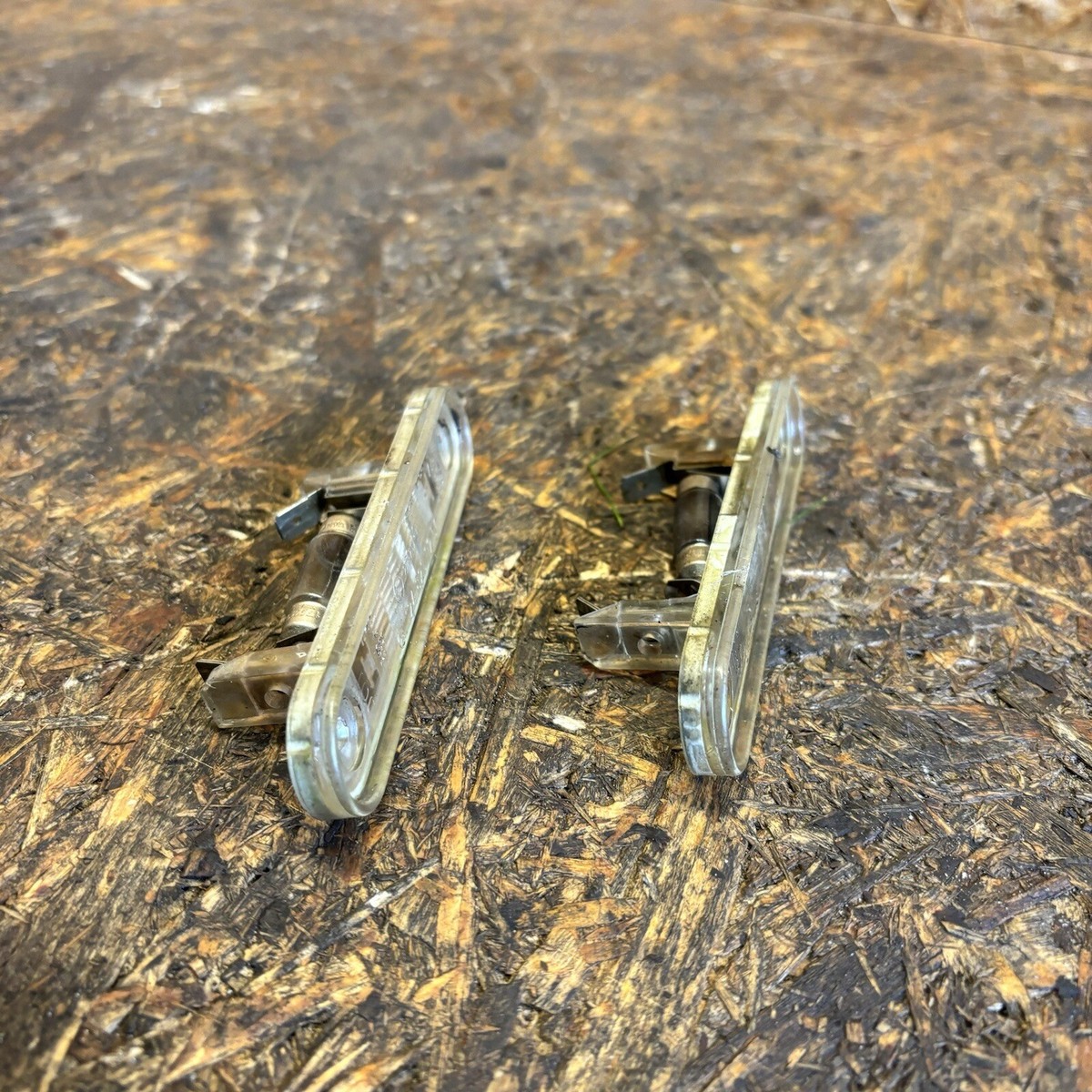 Mercedes-Benz W124 Trunk Lid License Plate Light Set HELLA