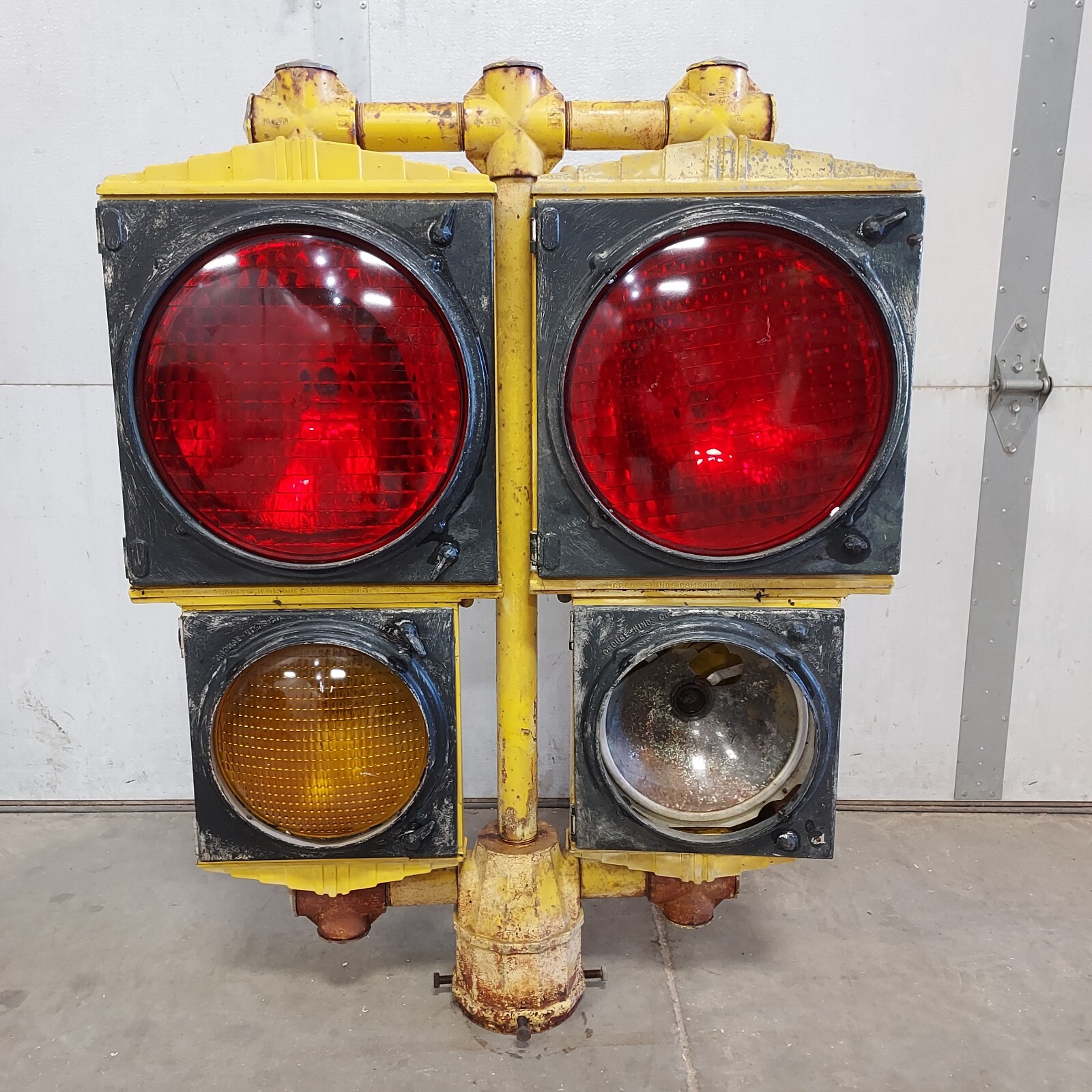 VINTAGE art deco ORIGINAL CROUSE HINDS TRAFFIC LIGHT mount bracket red