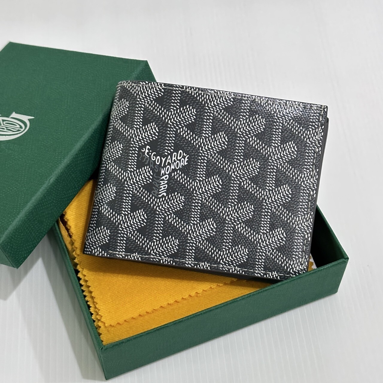 NEW Goyard Victoire Wallet Grey Bifold 8 Card Shipped by DHL