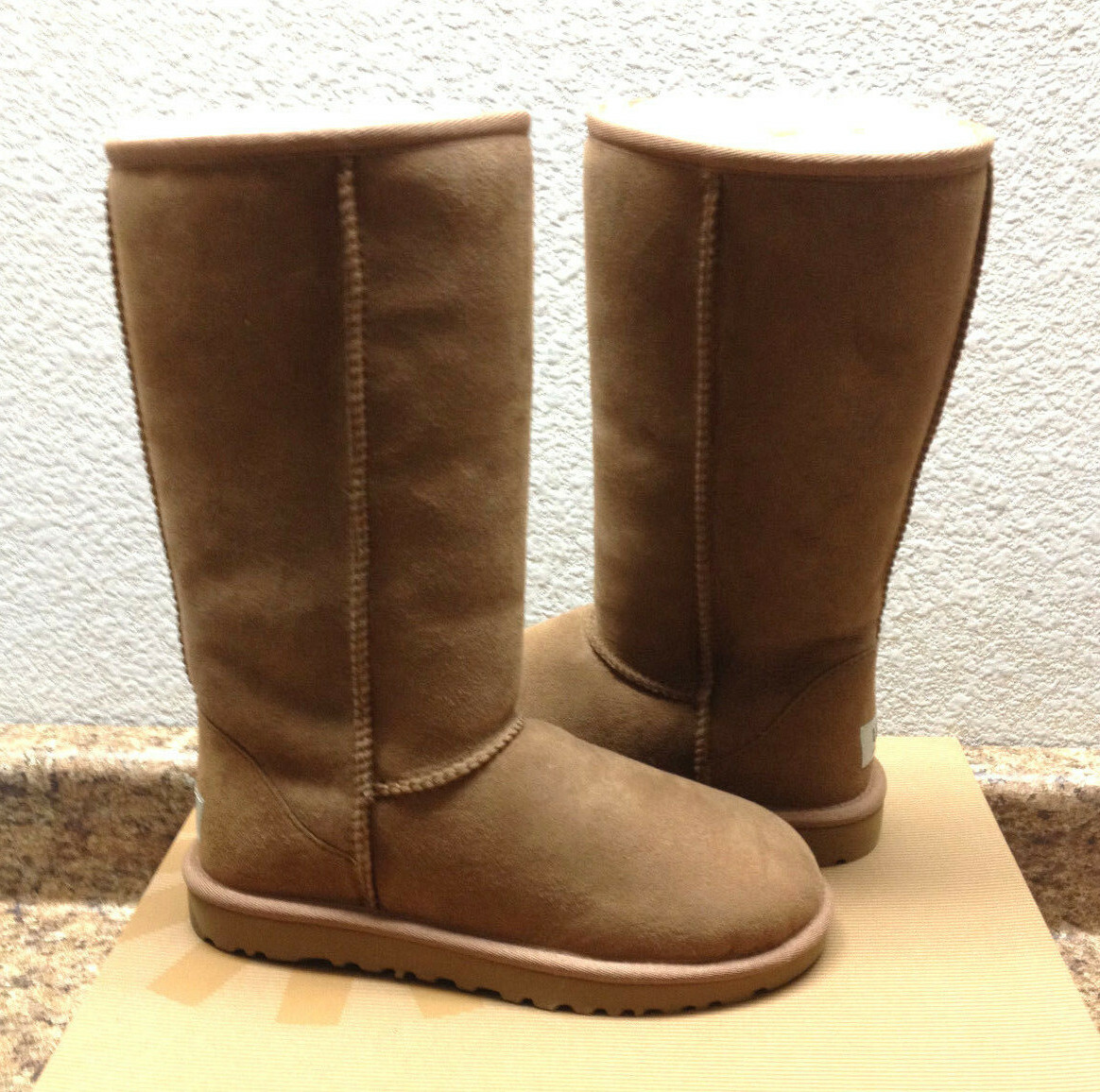 UGG CLASSIC TALL CHESTNUT FULLY FUR LINED SUEDE Boot US 10  display picture 3