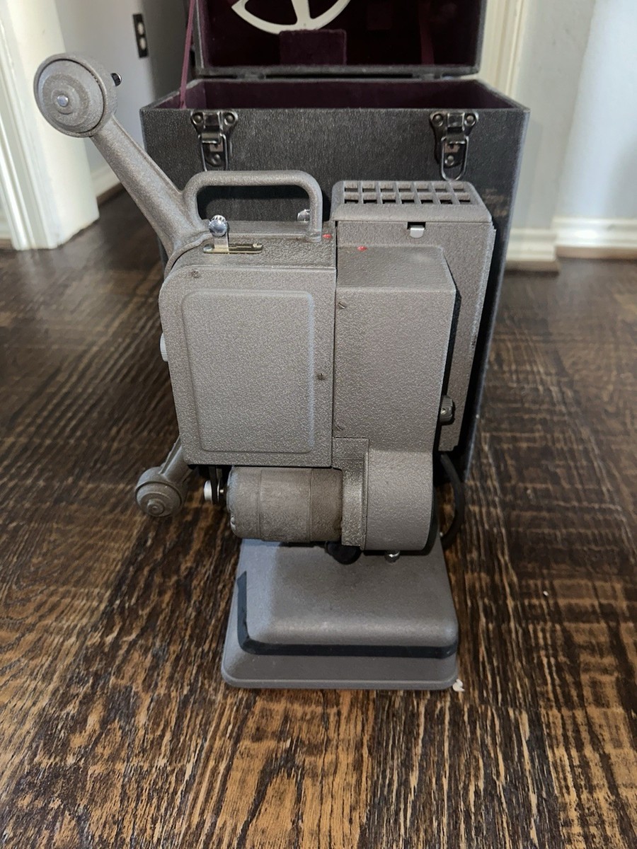 VINTAGE 1940 KODASCOPE SIXTEEN 20 WITH KODAK CASE MOVIE PROJECTOR