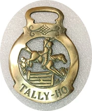 TALLY-HO    horse brass     (8561)