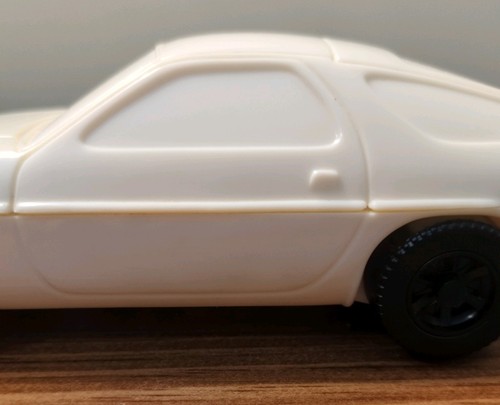 Vintage 1980s Corded Landline Telephone Designed As A Porsche 928 Sports Car - 第 4/12 張圖片