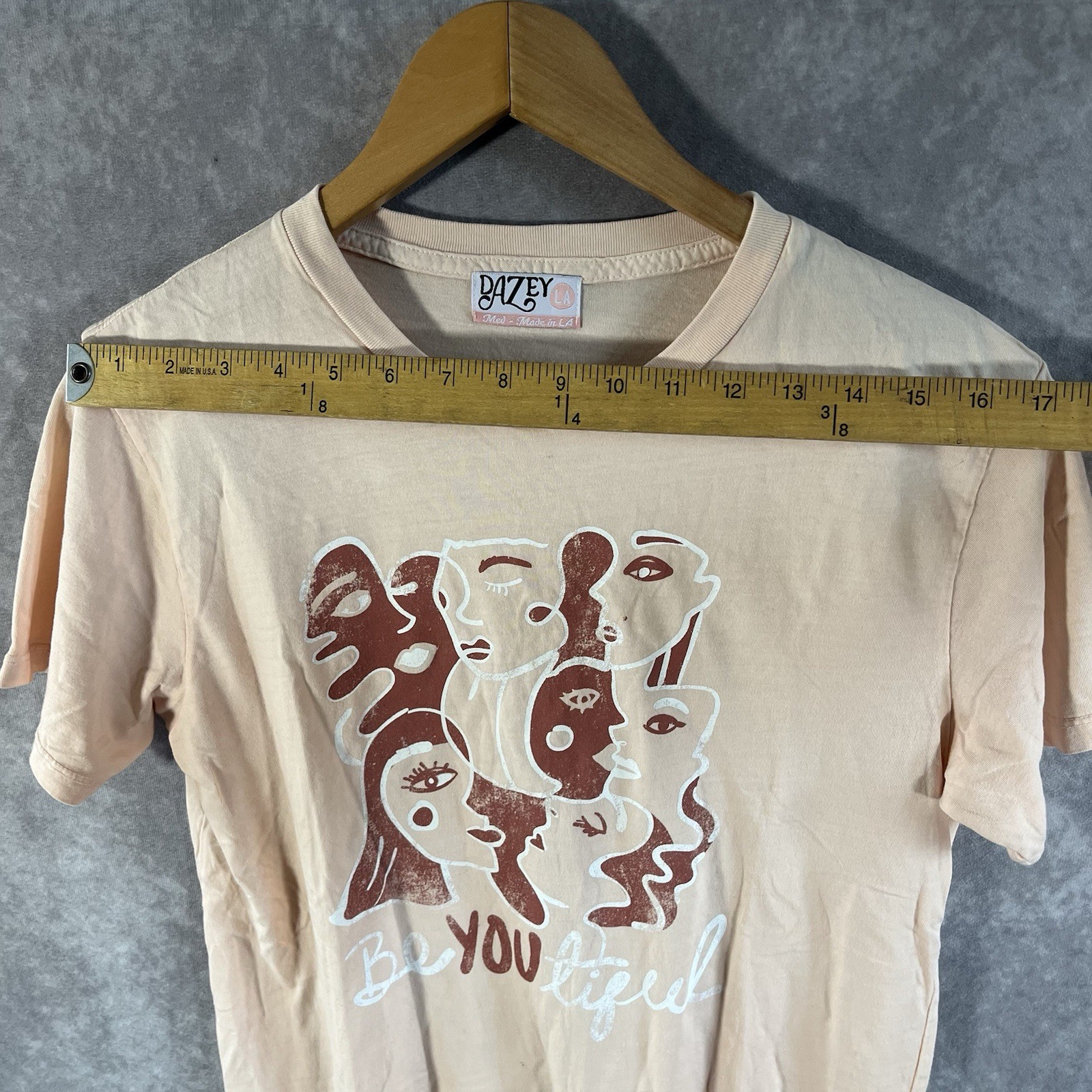 Dazey LA Shirt Women Medium M Light Pink Top BeYOUtiful Faces Graphic Print Tee