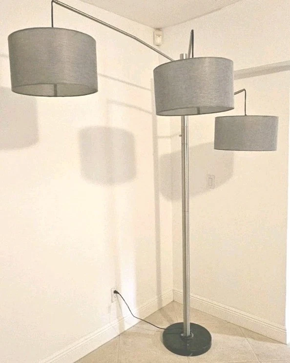 Lámpara de pie de arco moderna de acero ajustable de 3 luces Adesso Wellington 91"  Foto 2 de 4