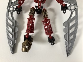 LEGO BIONICLE: Toa Lhikan 8811 With Fire Swords (No Kikanalo) - MISSING 1 FOOT -