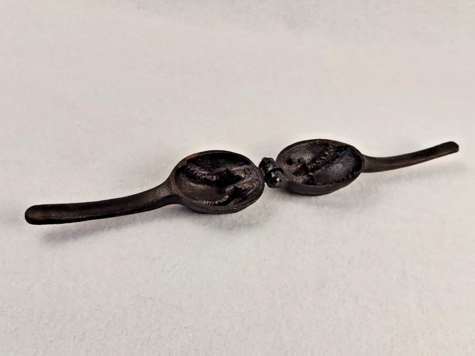 Vintage Skeppshult Cast Iron Nutcracker Sweden - Image 3 of 4