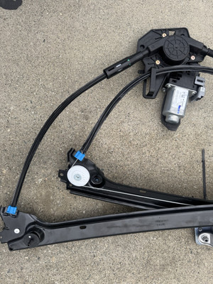 OEM 2021-2024 TESLA MODEL X FRONT DRIVER LH LEFT WINDOW REGULATOR