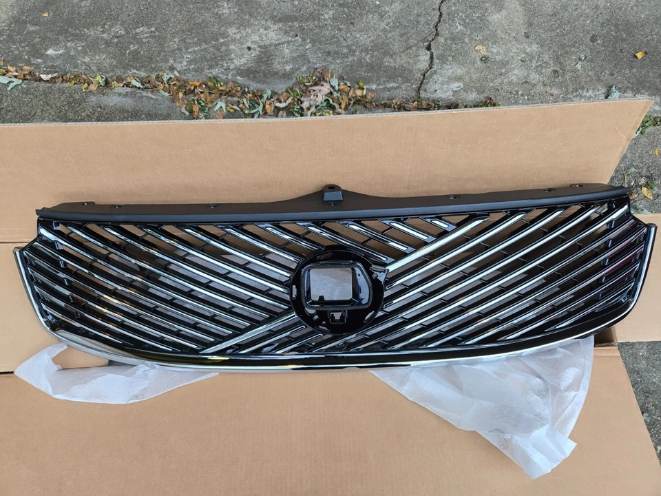 Conjunto de rejilla de radiador Volvo XC90 24-26 OEM nuevo 32409128 Foto 3 de 4