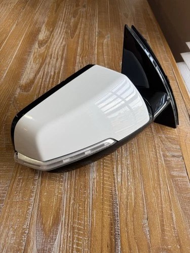 2018-2021 Chevrolet Traverse Right Pass Side View Door Mirror White Pearl (140X)