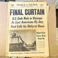 Daily News (New York) Newspaper Front Page "FINAL CURTAIN" Vietnam April 30 1975