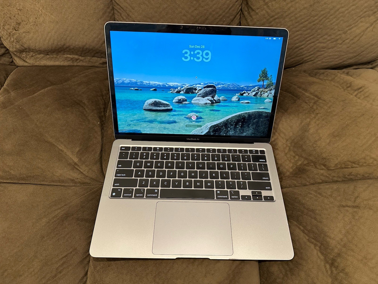 Apple MacBook Air M1 (2020) – 8GB RAM – 256GB SSD – Excellent – READ DESCRIPTION