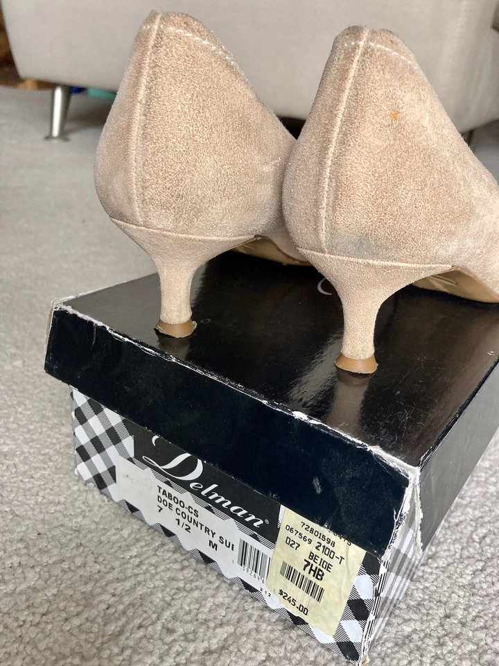 Zapatos de salón vintage DELMAN beige, gamuza gatito con lazo pequeño talla 7,5 Foto 3 de 4