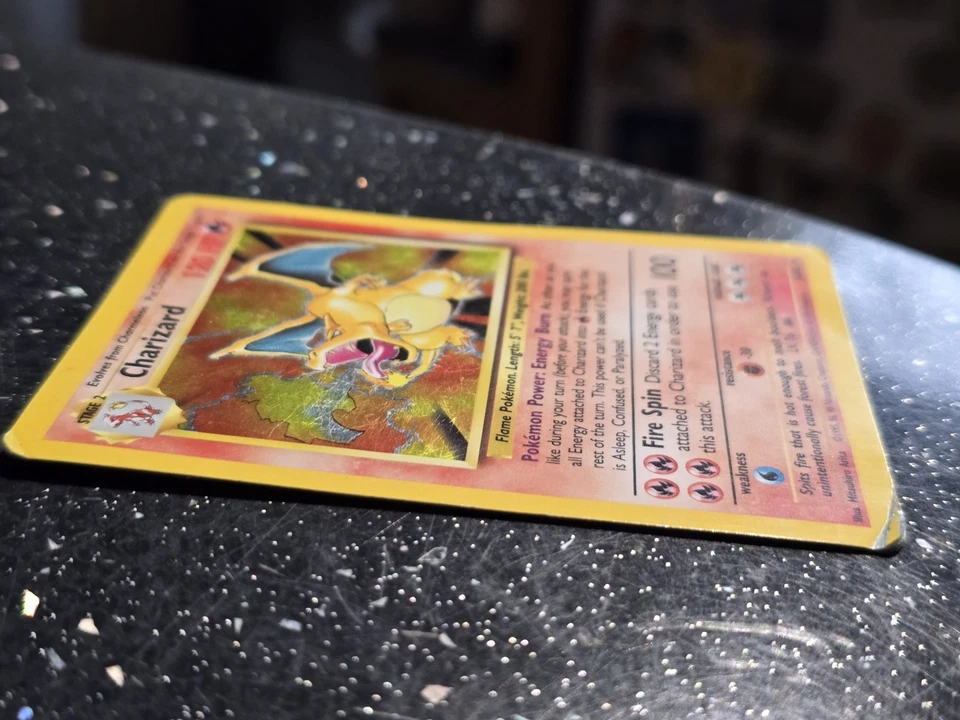 Charizard 4/102 Base Set Holo Pokemon TCG Rare - Image 3 of 3