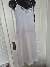 BNWT Charnos Long White Slip Size 10