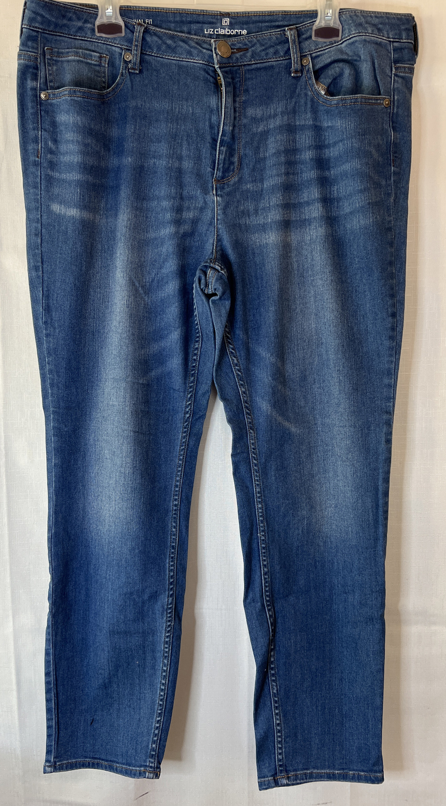 Liz Claiborne Women’s Light Wash Original Fit Skinny Jeans Size 16