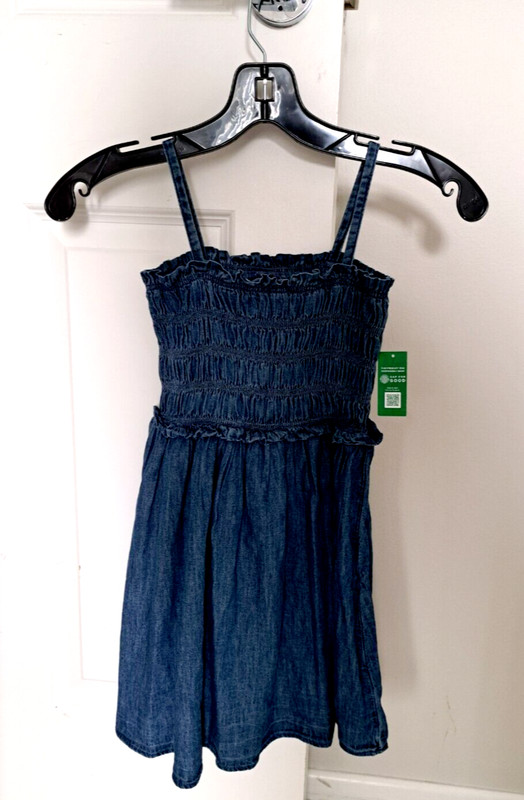 NWT- GAP Kids girls denim dress, size S (6-7) 100% Cotton.