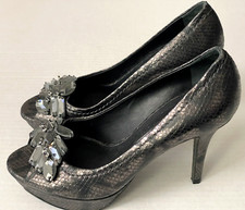 Vera Wang Lavender Snakeskin Print High Heels Platform Peep Toe Women's Size 6