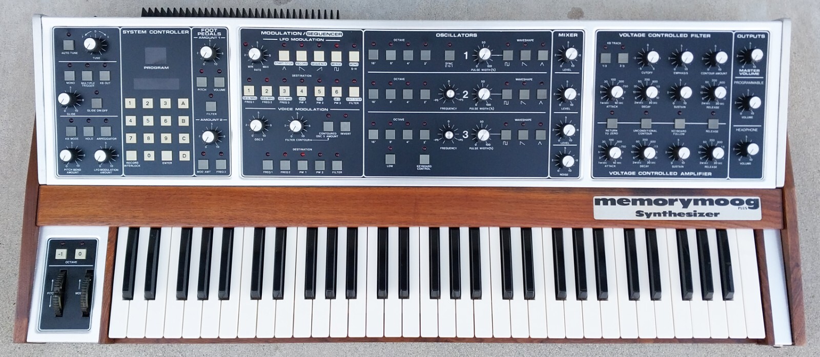 Moog Memorymoog vintage synth equipment - eBay listing photo 3