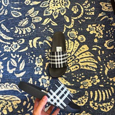Burberry Men s Black/White Plaid Leather Slide Sandals Logo Straps EU 42