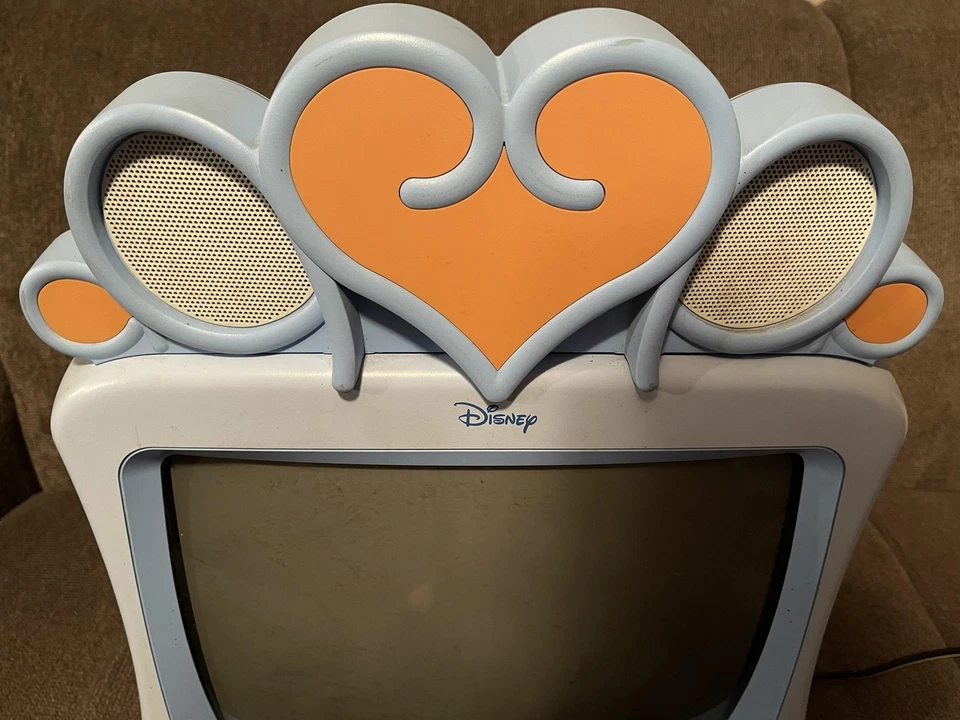 Vintage Disney DT1350-CIN Princess Heart 13" CRT TV Retro Kids Television - Image 2 of 4