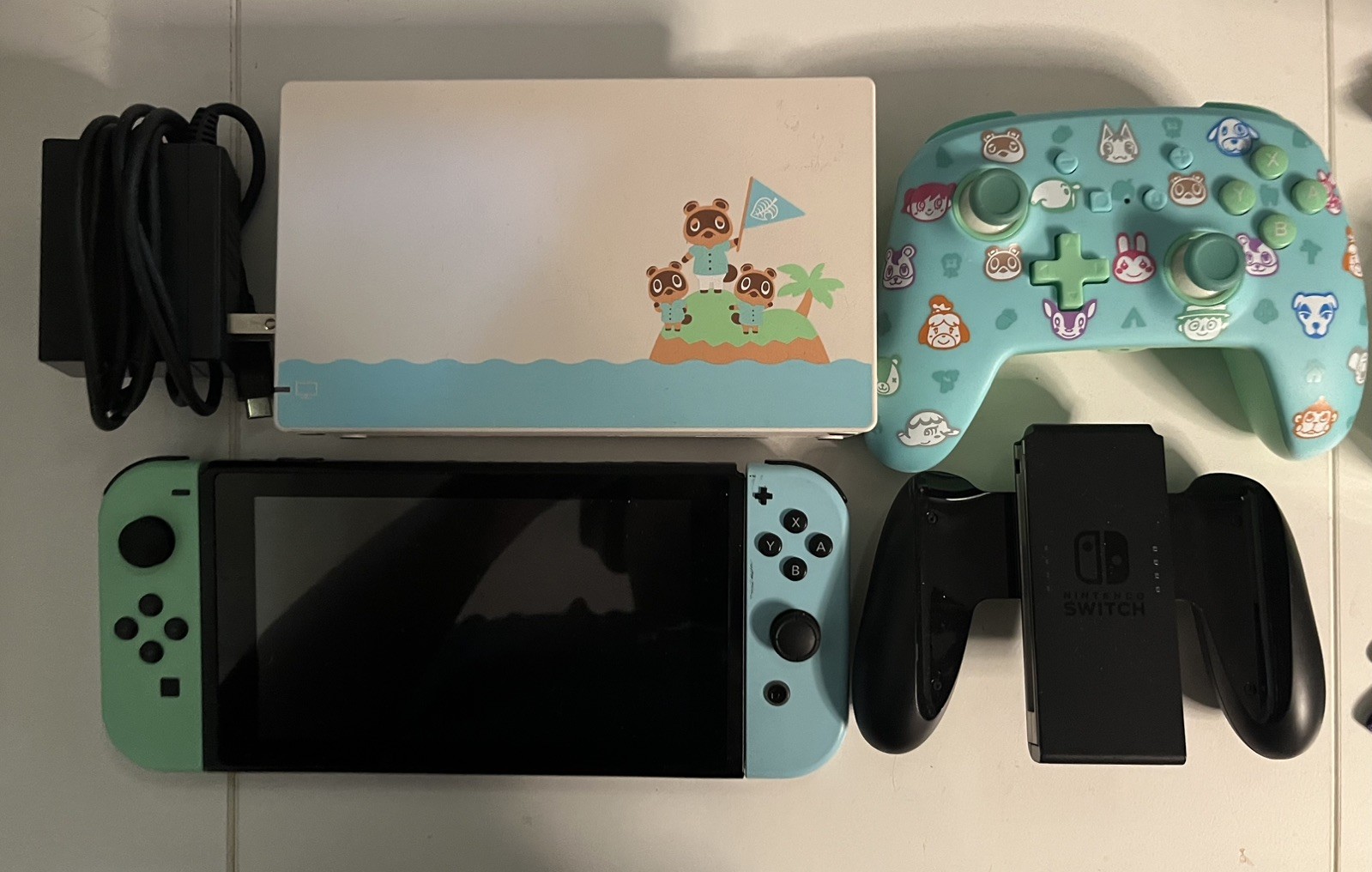 Nintendo switch Animal Crossing edition, open box, good condition!!!