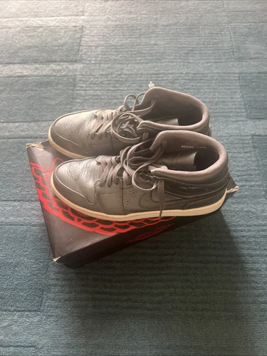 NIKE AIR Jordan 1 Mid Nouveau TAGLIA 12 Argento Grigio 2014