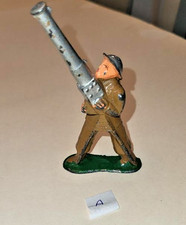 BARCLAY MANOIL Lead vintage 1940's Toy Soldier Figure w anti aircraft gun 774a