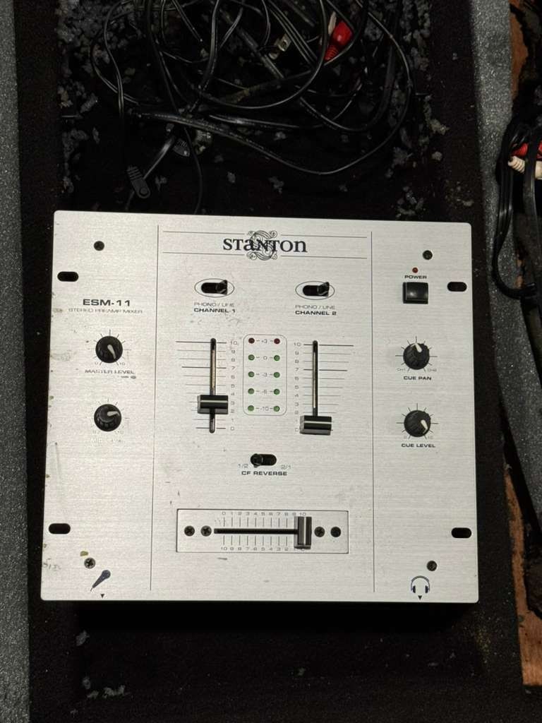 Complete DJ Turntable System American DJ TTB-1500 + Stanton Mixer