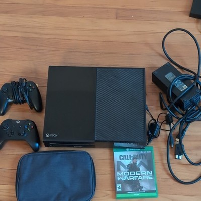 Microsoft Xbox One 500GB 1540 Black Wi-Fi HDMI 1080p +2 Controllers +COD MW