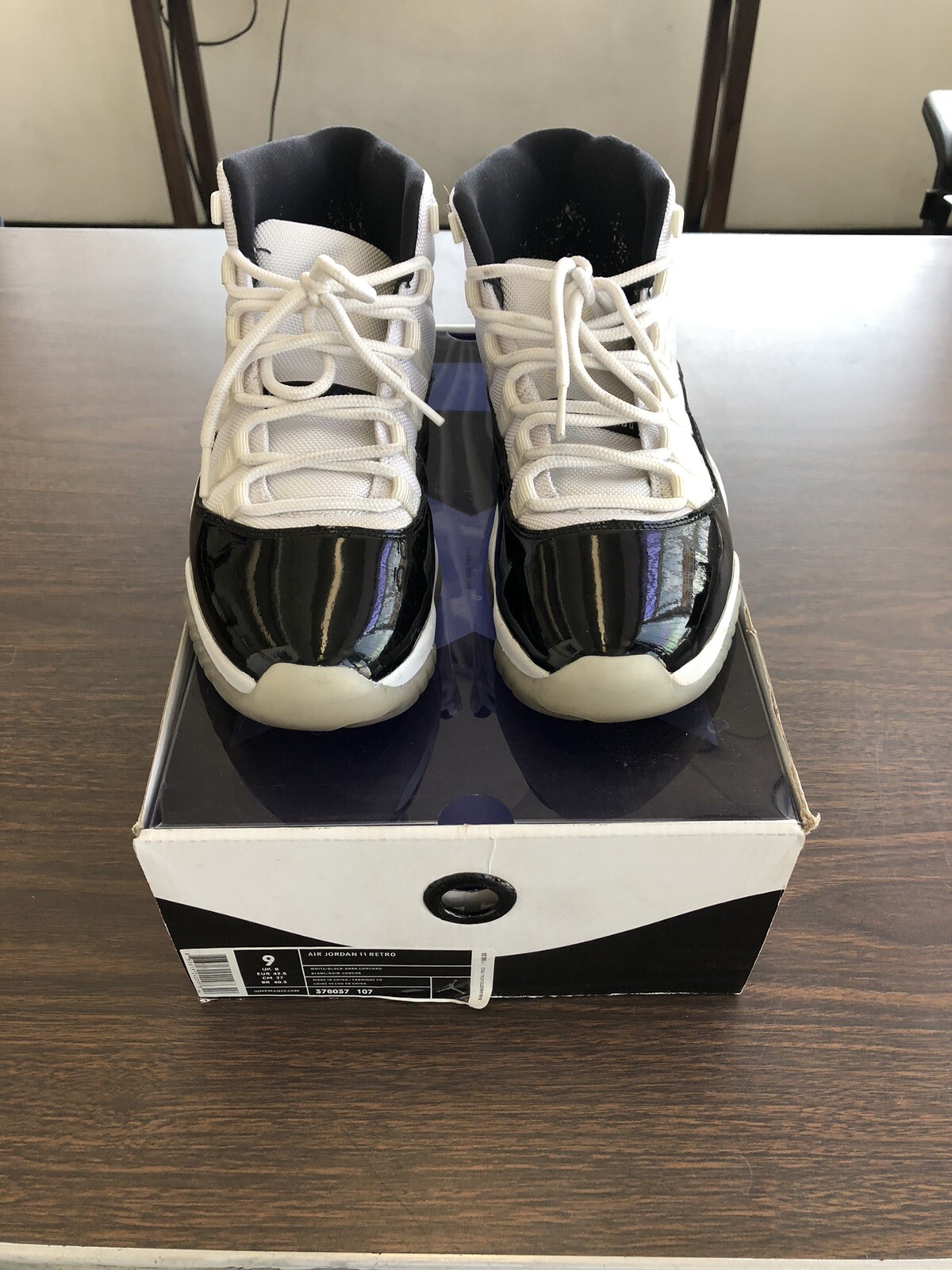 jordan 11 low size 9