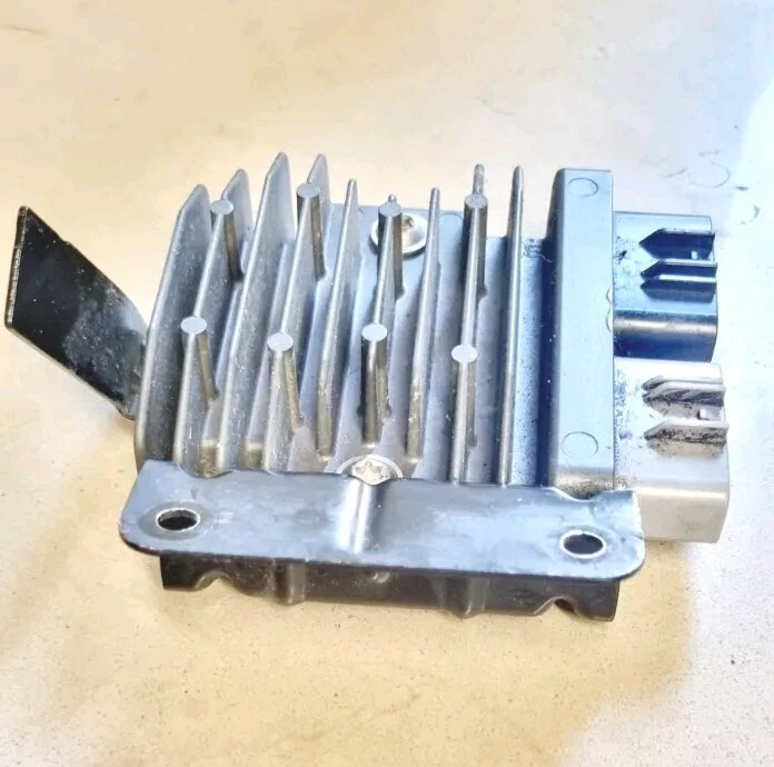   Regulador/rectificador genuino BMW S1000RR S1000R 2015-2018 FH020CA Foto 2 de 4